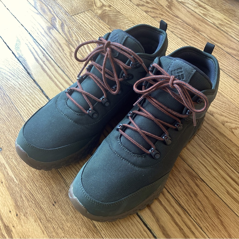 Columbia Fairbanks mid hiking shoe